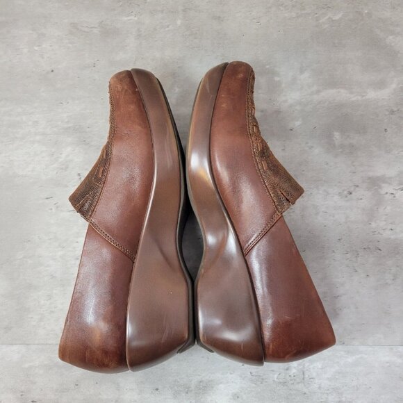 Ariat Womens Size 9.5 Clog Shoe Carmel Brown Slip On Leather Wedge - Picture 14 of 14